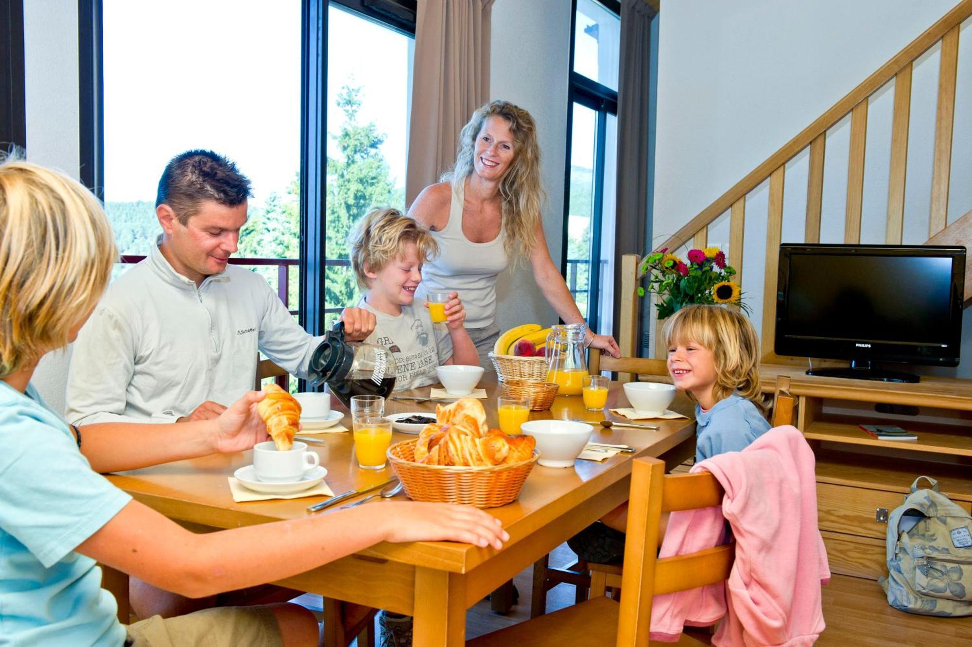 Residence Goelia Le Domaine De Castella Font-Romeu-Odeillo-Via Екстериор снимка