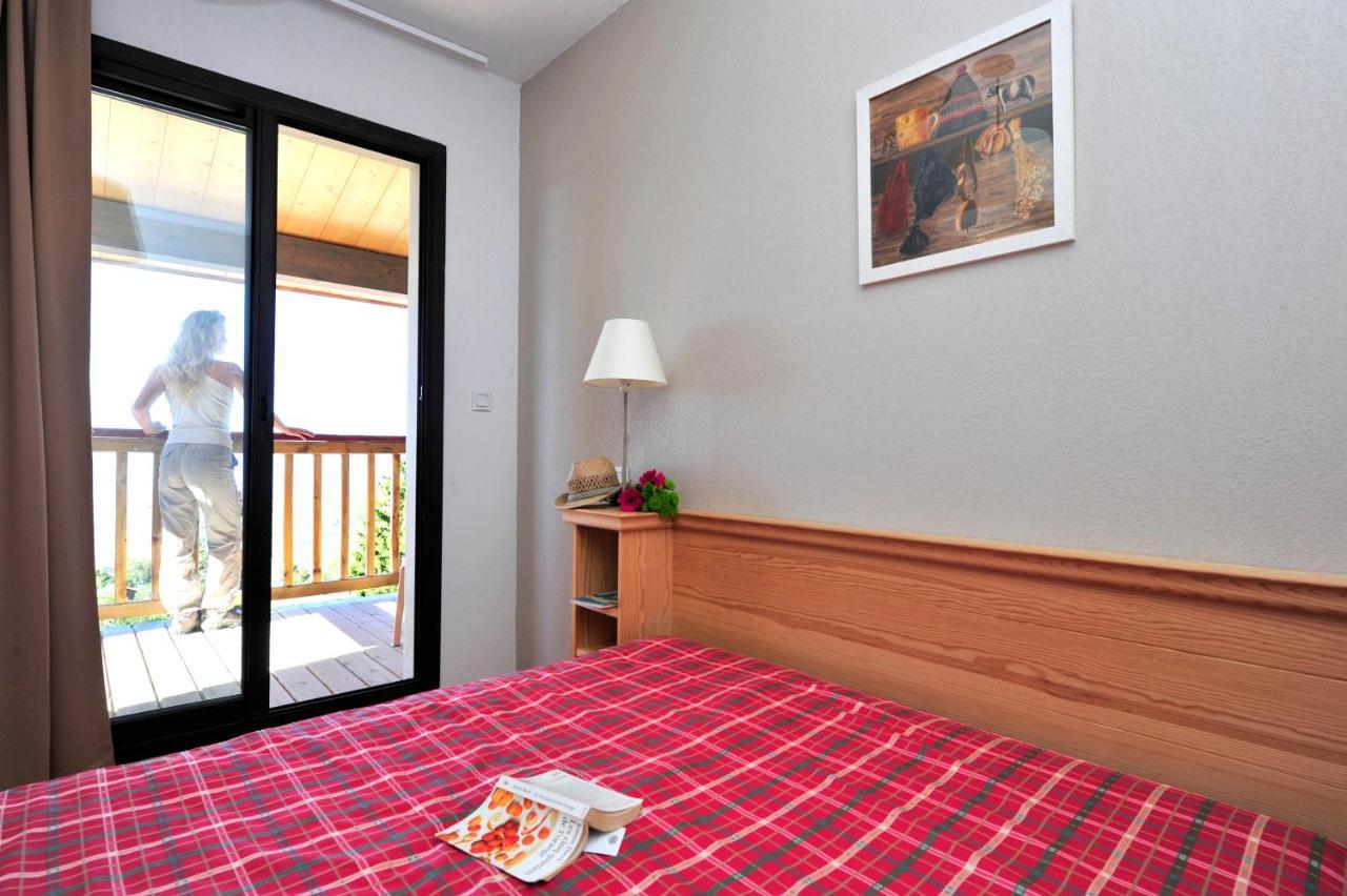 Residence Goelia Le Domaine De Castella Font-Romeu-Odeillo-Via Екстериор снимка