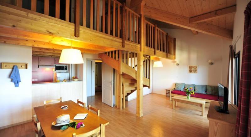 Residence Goelia Le Domaine De Castella Font-Romeu-Odeillo-Via Екстериор снимка